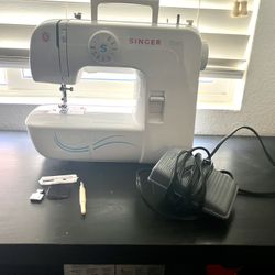 Singer Start sewing machine