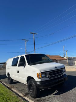 1998 ford ecoline $6000.⁰⁰ O.B.O