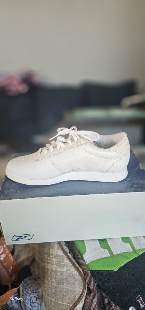 Classic All White Reebok