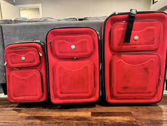 Travelers Luggage Set