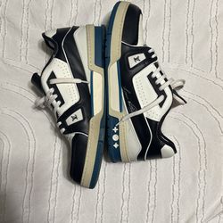 LV Trainer White SS21 1A8Q7N