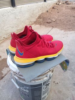 Nike Lebron James Superbrons Size 11