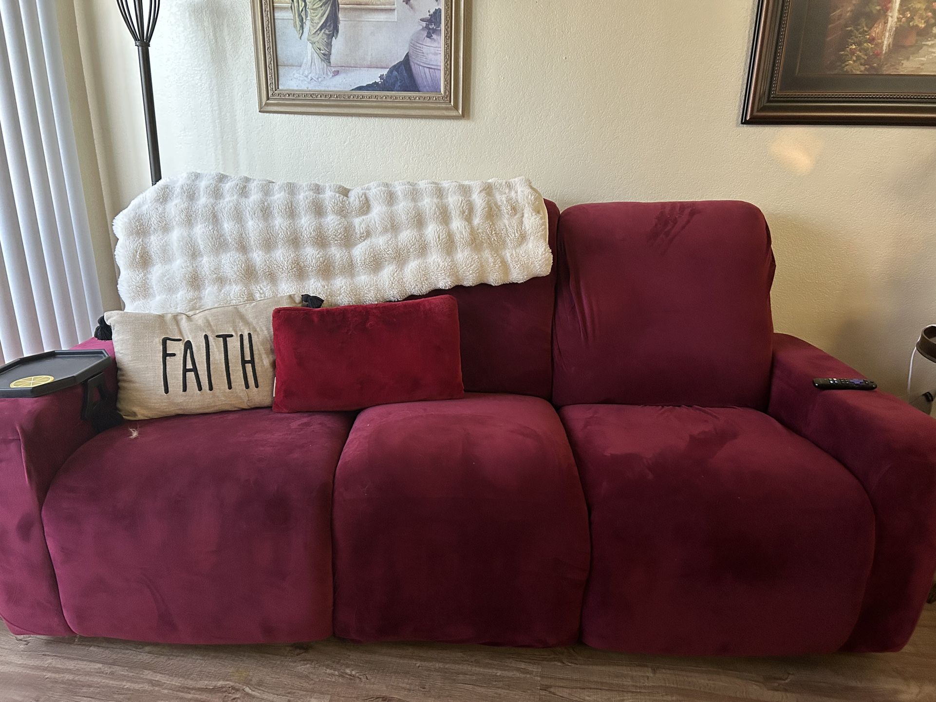 Selling my 2 recliner Couch 
