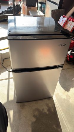 Artic king refrigerator 3.2cu