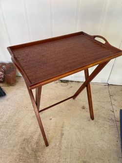 Lightweight wooden tray table