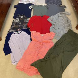 Juniors/women’s Size Small Clothing Bundle