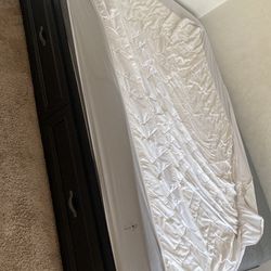 2 Beds Therapitc Matress