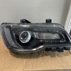 2017-2023  Chrysler 300s/300C Right Headlight 