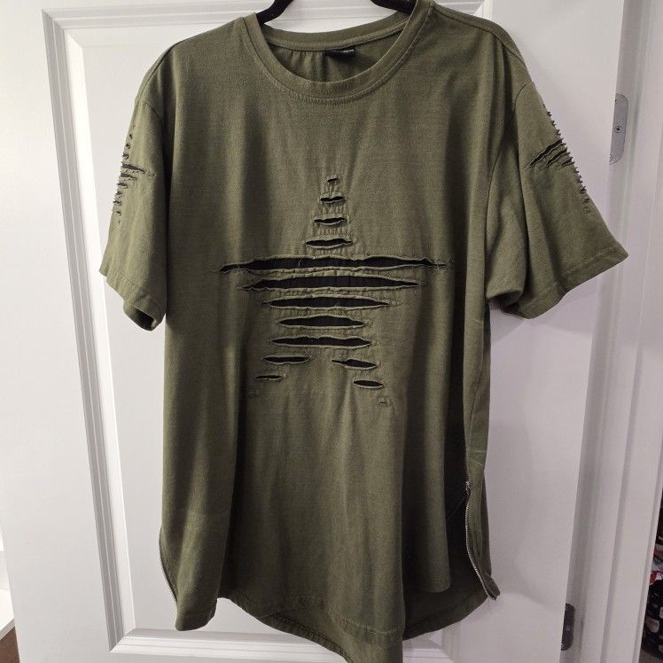 Men's olive green victorious streetwear T-shirt, size XL. 100% Cotton