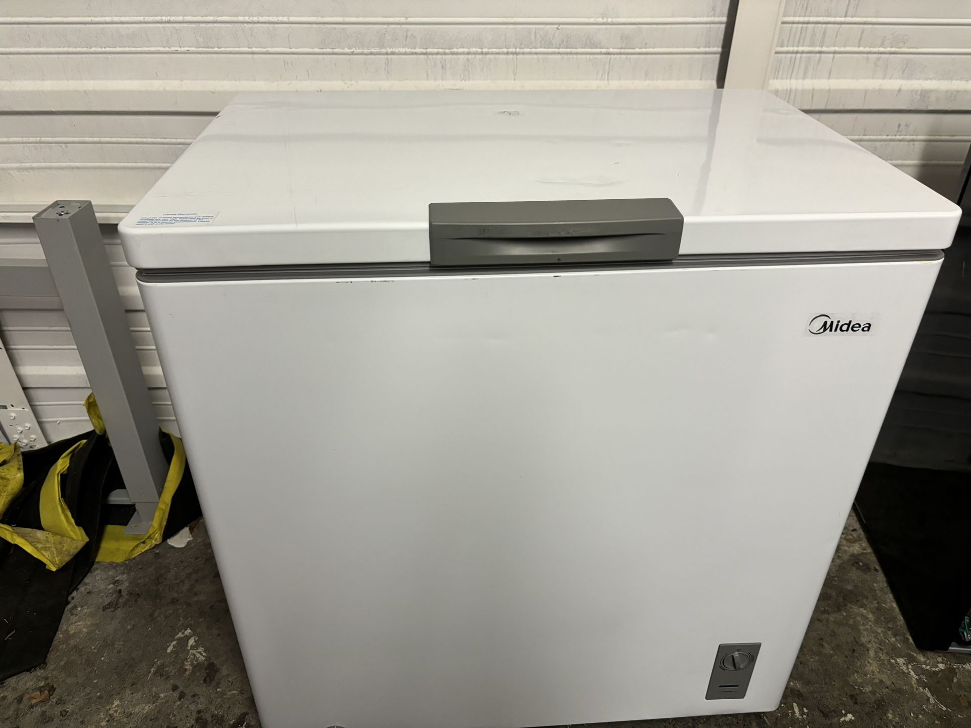 Midea Freezer