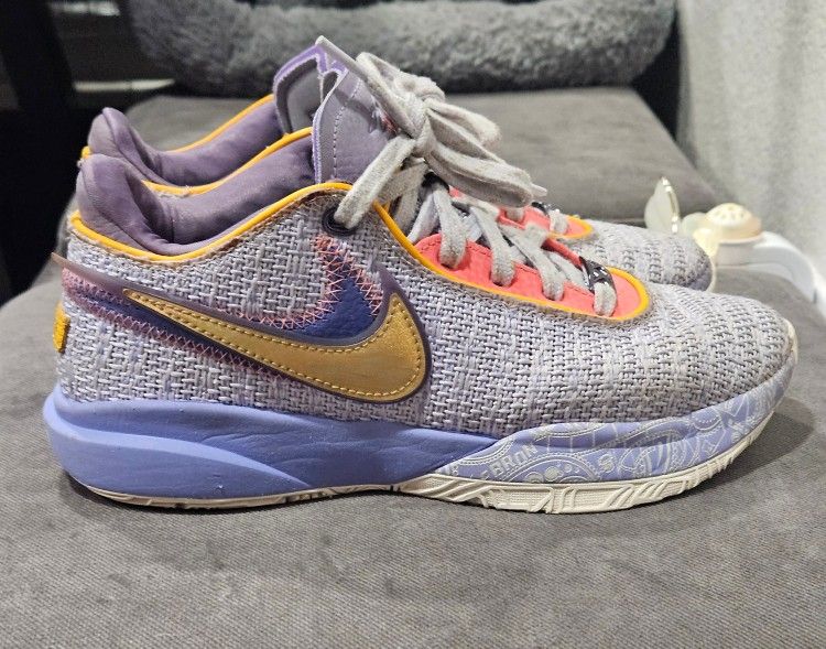 Le Bron Nike 20 Purple & Gold Sneakers