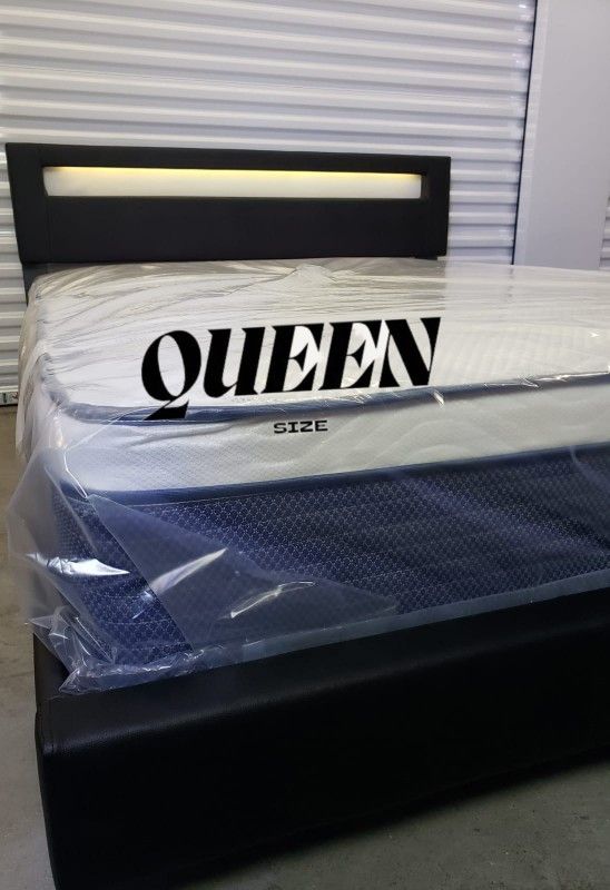 NEW QUEEN PILLOW TOP MATTRESS and BOX SPRING. Bed frame not included π