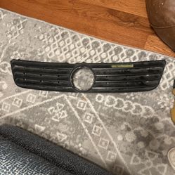 Volkswagen Passat Grille
