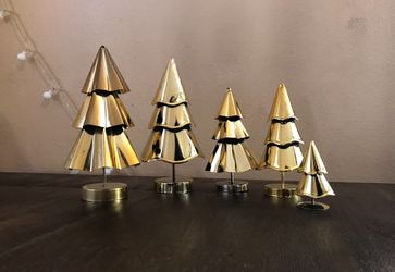 Christmas decoration 4 Metal Christmas trees , gold colored great For a chimney or table . 