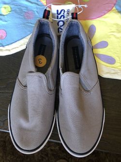 Tommy Hilfiger tennis shoes size 3