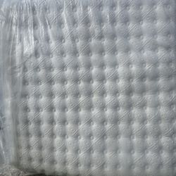 Stearn and foster king mattress 