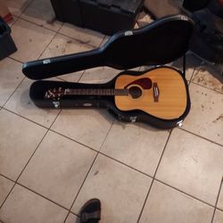 Yamaha F-335 Acoustic Guitar