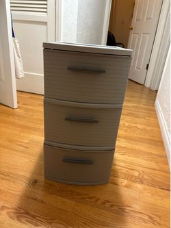 Three-tiered container