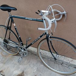 64cm.     Road Bike.      RALEIGH 