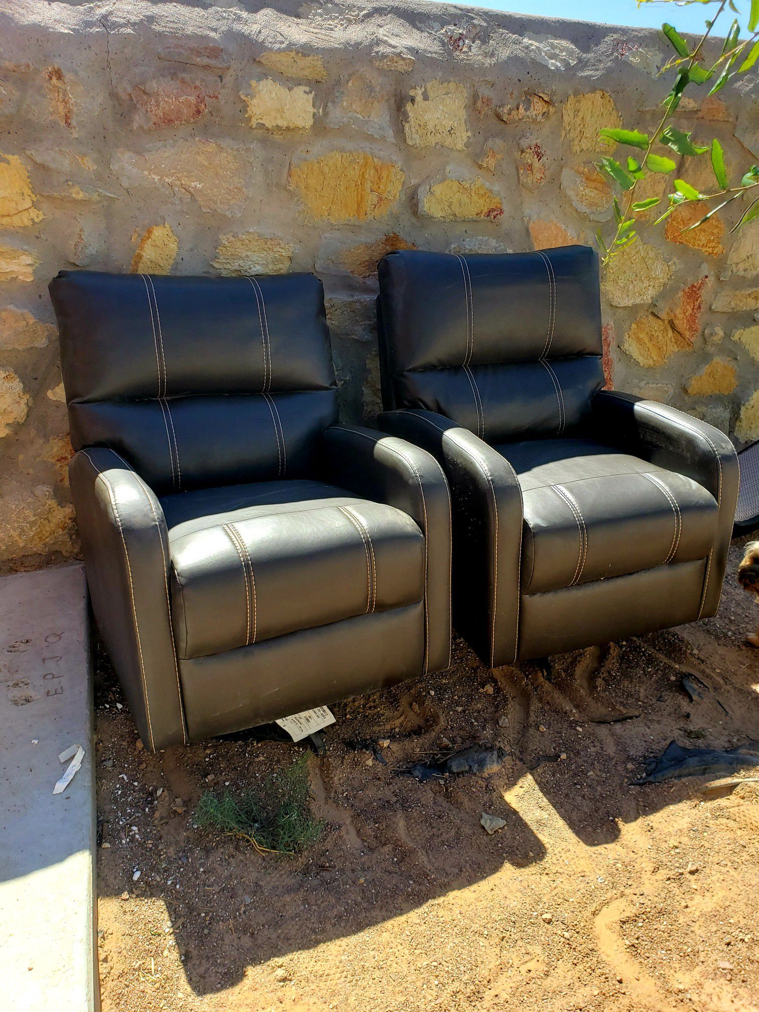 RV CHAIRS (2)