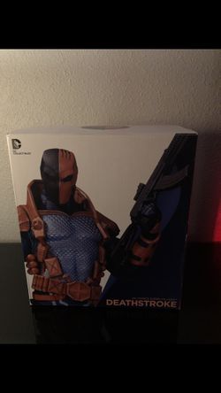 Death Stroke Mini Bust/Batman