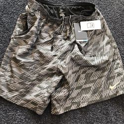 Nike Dri-fit Shorts Size :L