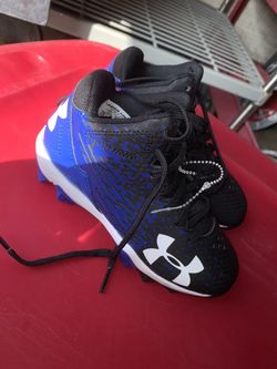Under armor baseball cleats (11 kids)