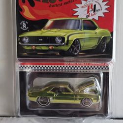 Hot Wheels RLC 69 Camaro SS