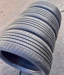 255/45/20 Goodyear 📍📍 Vendo un set de llantas con 80% de vida las 4 📍🌟