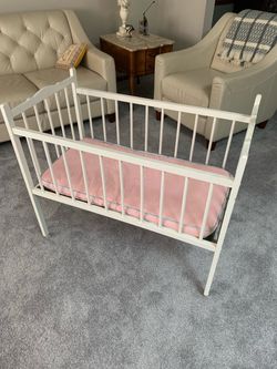 Infant crib 0-3 months