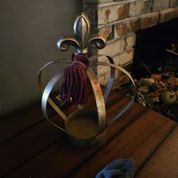 Large Fluer De Lis Crown 