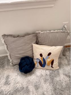 Pillows - Bundle of 4