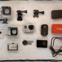Gopro Hero 3 Silver With Accessories LCD Screen, Remote Control, Monopod Etc.