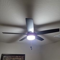 Hunter Ceiling Fan. 2 For Sale 60.00 Each