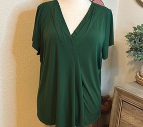 18- 20 Lane Bryant  Woman's V Neck Green Blouse