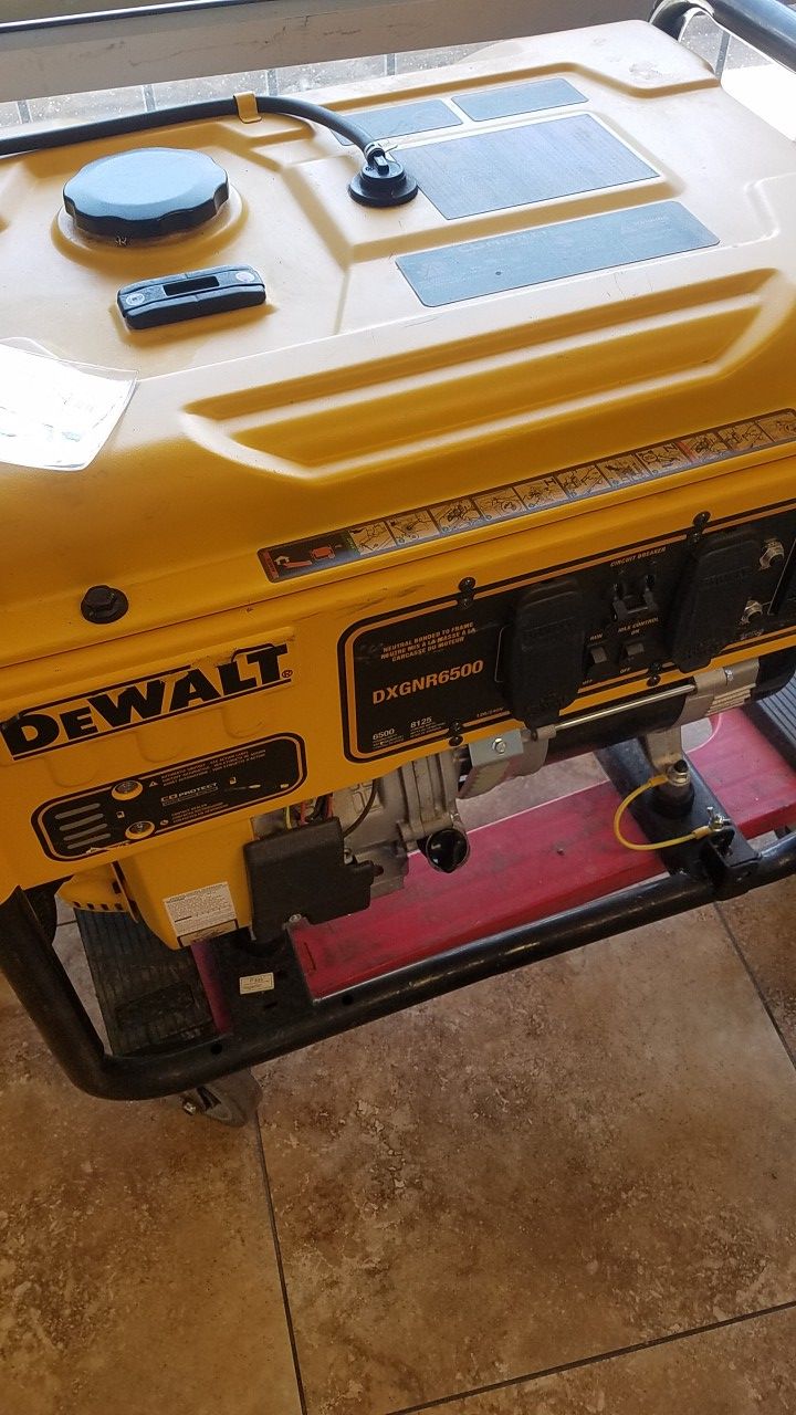 DEWALT 6500WATT PORTABLE GAS GENERATOR DXGNR6500 for Sale in Mesa, AZ