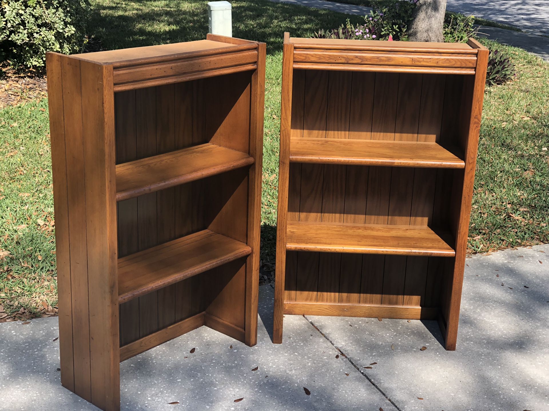 Solid wood Bookcases/hutch