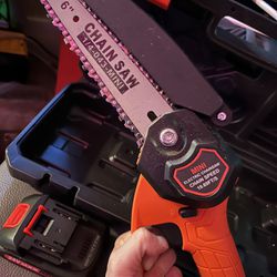 Battery pack mini chainsaw
