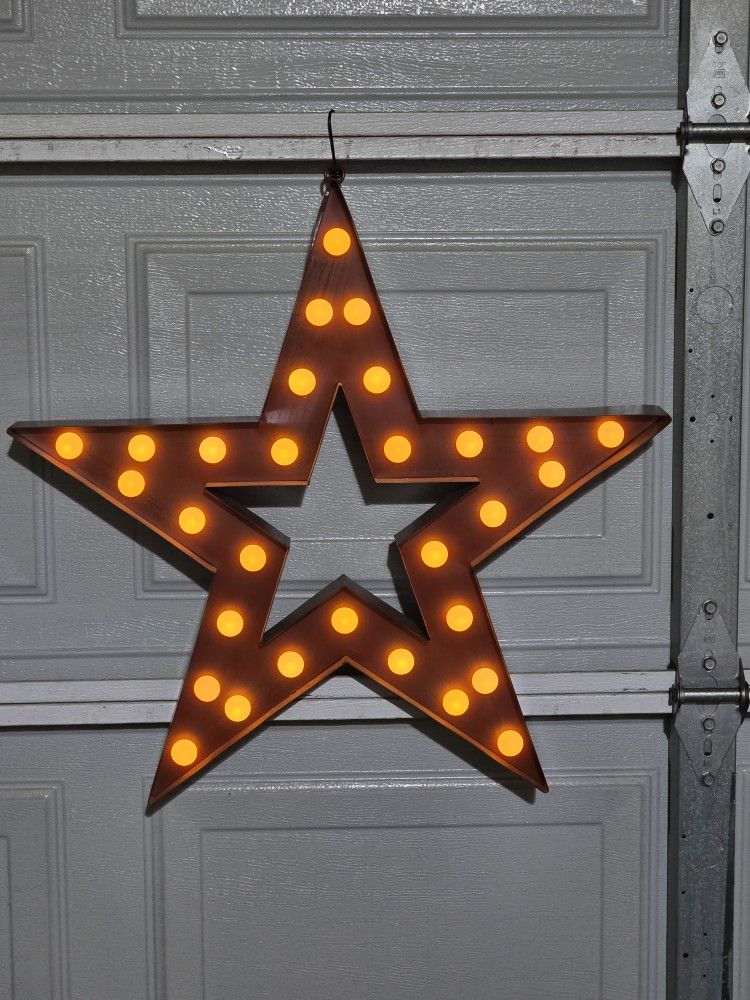 24" LED lighted MARQUEE star