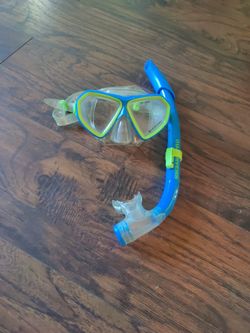 US Diver Snorkel And Mask Set Youth Size