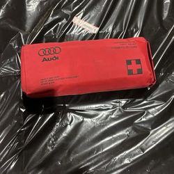 2003-08 Audi A4 S4 RS4 Cabriolet First Aid Kit OEM 8L0860282