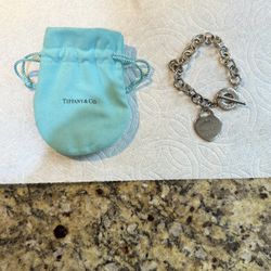 Tiffany & Co Silver Heart Bracelet (Authentic)