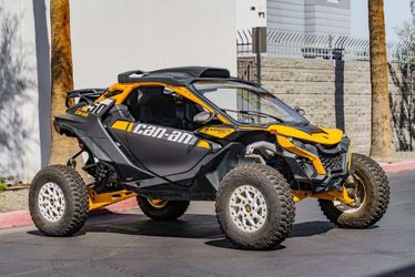 2024 Can-Am Maverick R X Rs Carbon Black & Neo Yellow