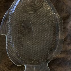 Fish shaped plate