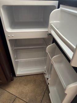 Mini fridge