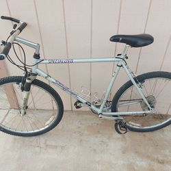 Specialized Stumpjumper Mountain Bike $90 Obo