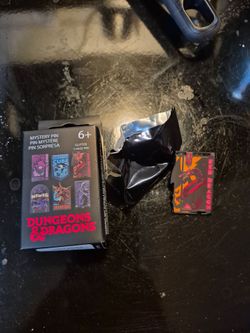 Dungeons and dragons red dragon chase pin