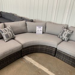 Harbor Court Curved Loveseat with 2 Armless Chairs