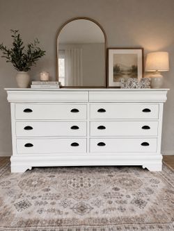 Beautiful solid wood white dresser