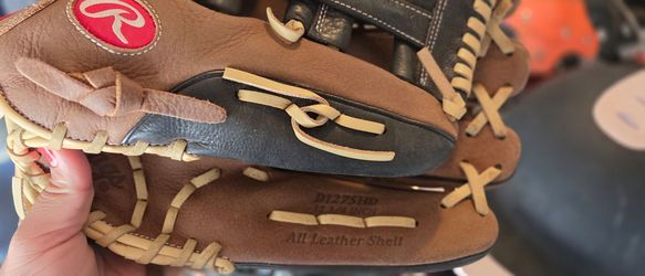 Baseball gloves